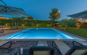 ANA - Luxury Family Apartments with Pool